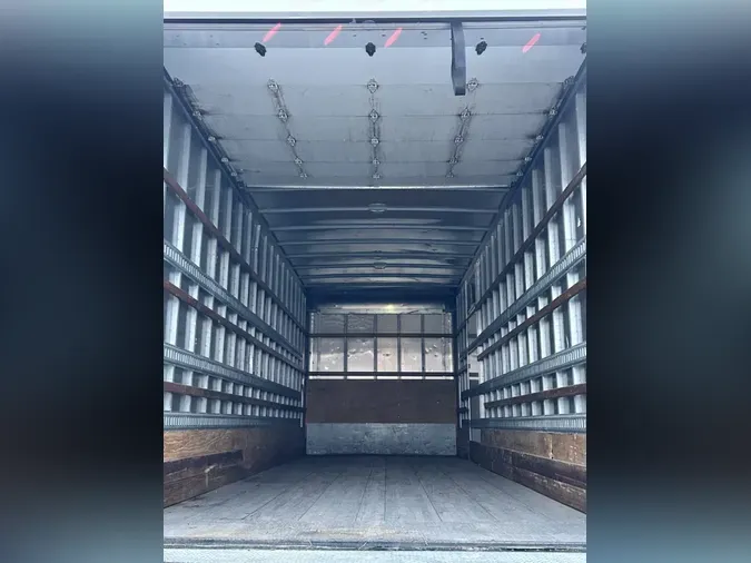 2018 FREIGHTLINER/MERCEDES M2 106