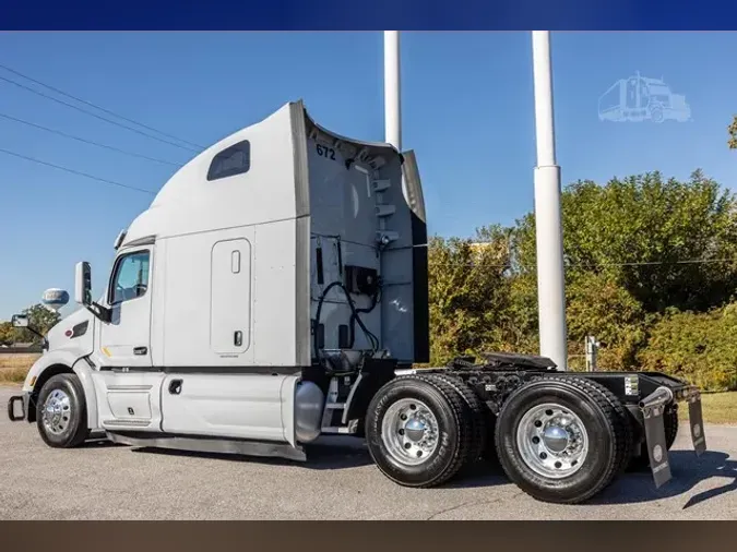 2021 PETERBILT 579