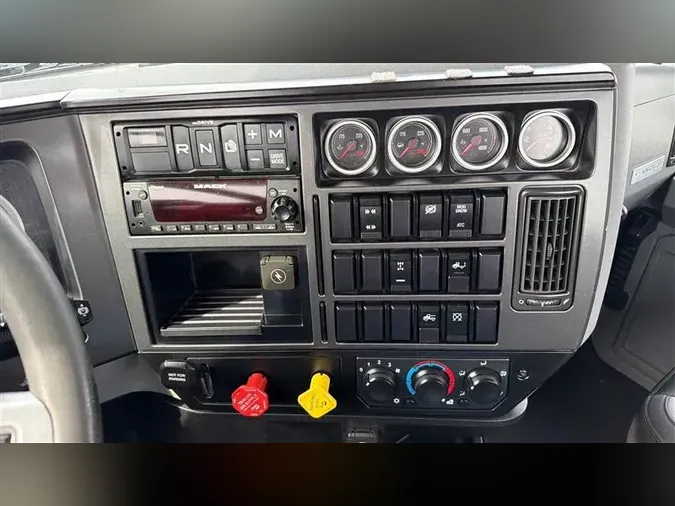 2022 MACK AN64T
