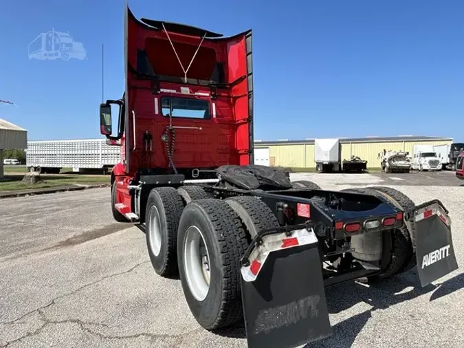 2020 VOLVO VNR64T300