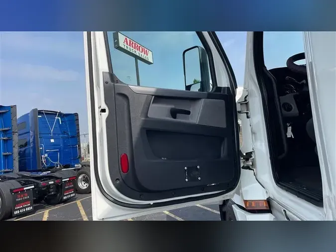 2020 FREIGHTLINER CA126