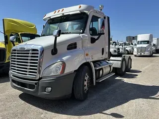 2011 FREIGHTLINER CASCADIA 113