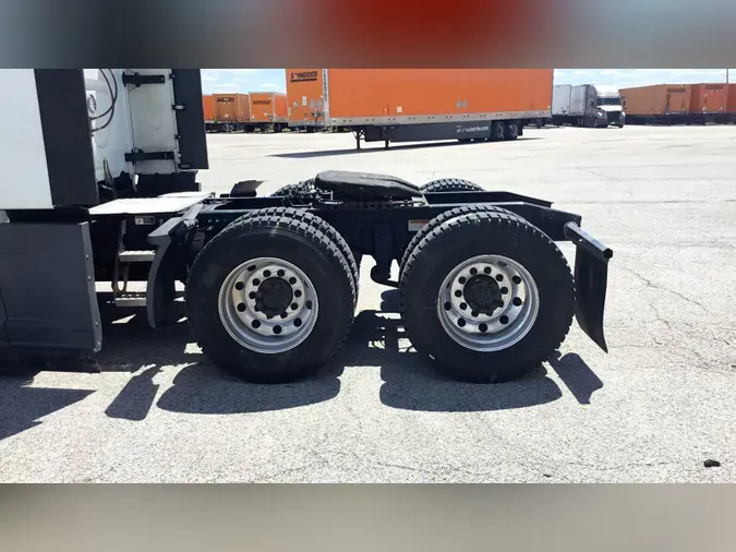 2023 Freightliner Cascadia 126