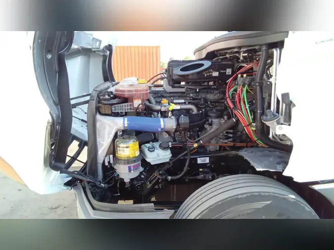 2021 Freightliner Cascadia 126