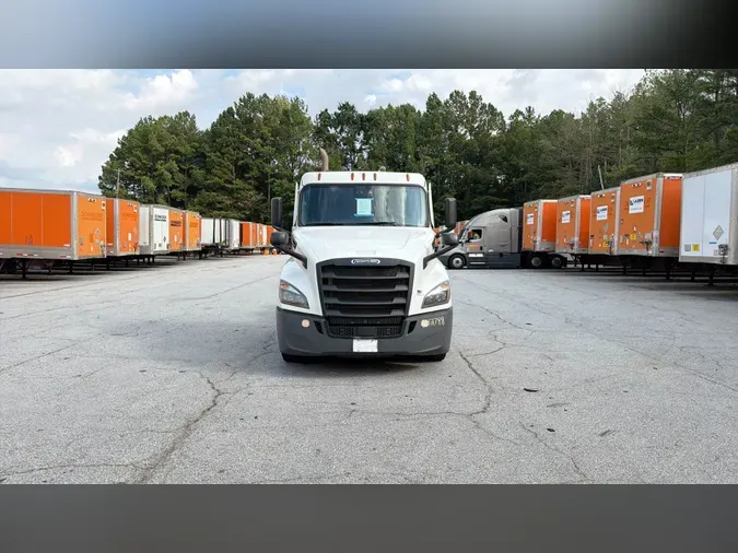 2021 Freightliner Cascadia 126