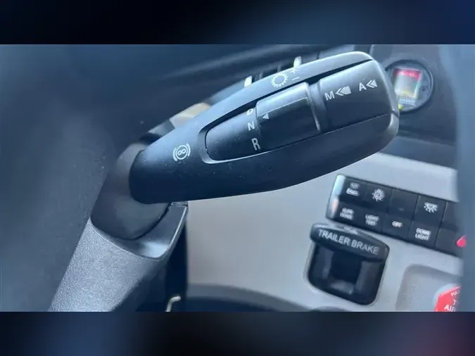 2019 FREIGHTLINER CA126