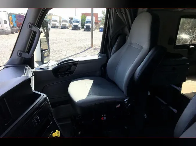 2022 INT LT625 6x4
