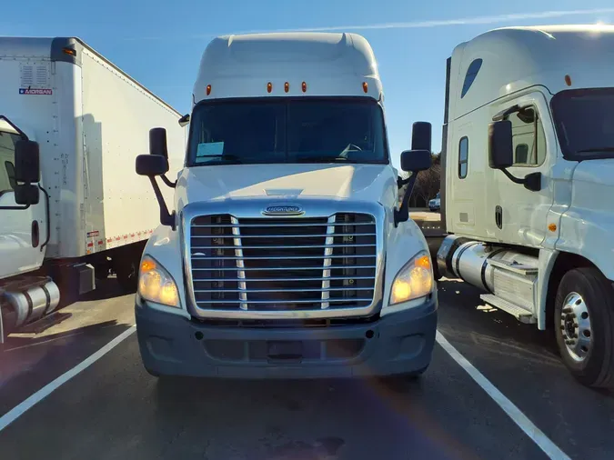 2020 FREIGHTLINER/MERCEDES CASCADIA 125