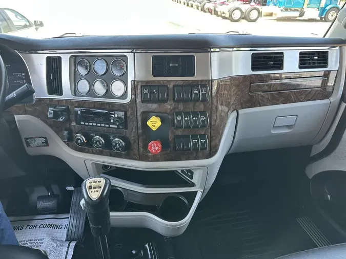 2025 Peterbilt 589aea9b3fcae757aebe98a5cc2e9a6aacd