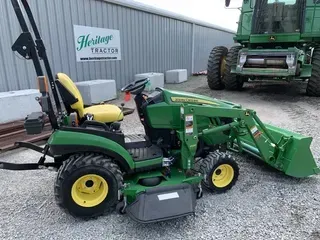 2016 John Deere 1025R