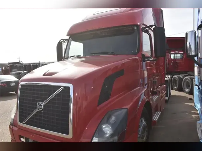 2013 VOLVO VNL64T670