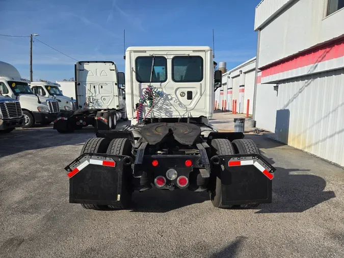 2016 FREIGHTLINER/MERCEDES CASCADIA 113