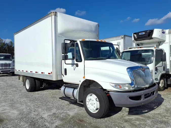 2019 NAVISTAR INTERNATIONAL 4300 LP