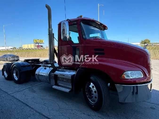 2018 MACK CXU613