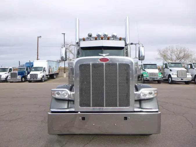 2022 Peterbilt 389