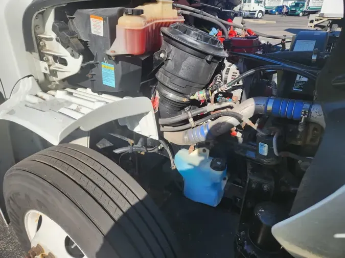 2018 FREIGHTLINER/MERCEDES M2 106