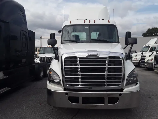 2018 FREIGHTLINER/MERCEDES CASCADIA 125