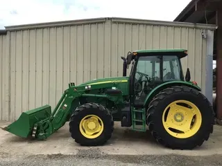 2017 John Deere 6120E