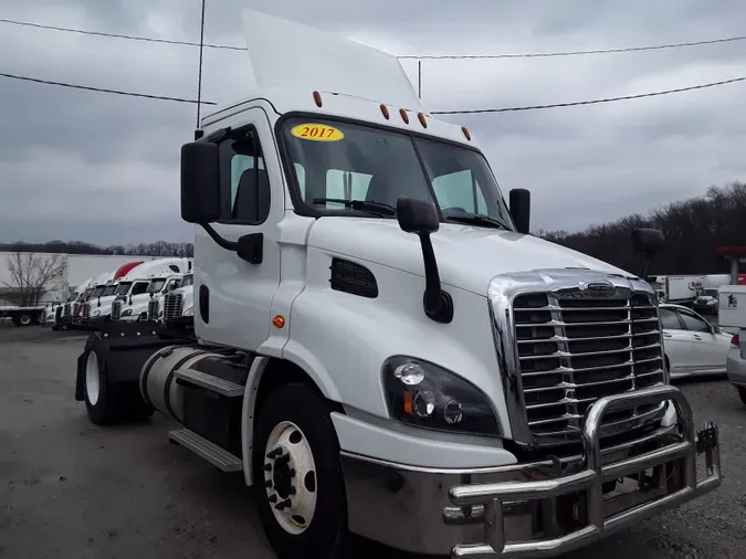 2017 FREIGHTLINER/MERCEDES CASCADIA 113