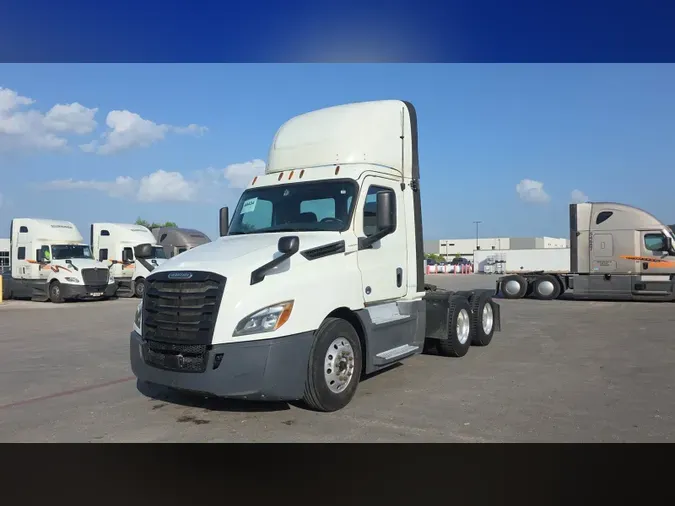 2019 Freightliner Cascadia 126