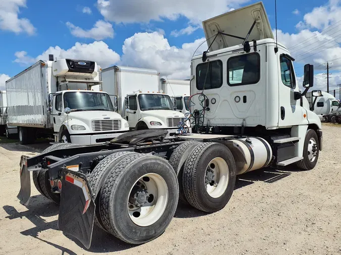 2019 FREIGHTLINER/MERCEDES CASCADIA 125