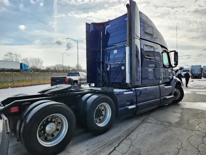 2023 VOLVO VNL64T860