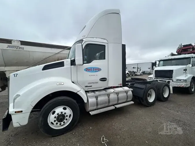 2016 KENWORTH T880