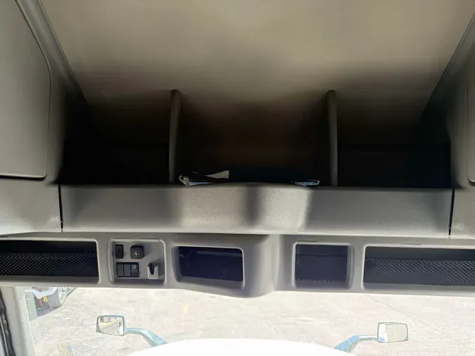 2023 VOLVO VNL64T760