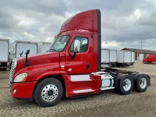 2014 FREIGHTLINER/MERCEDES CASCADIA 125