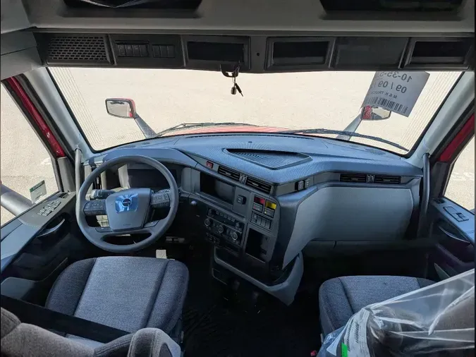 2026 VOLVO VNL64T860