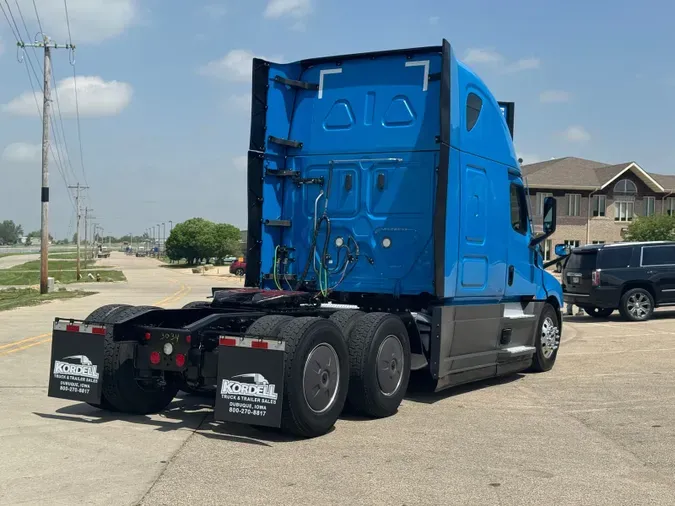 2023 FREIGHTLINER Cascadia 126aeca053a4ba371259bcf95a417262226