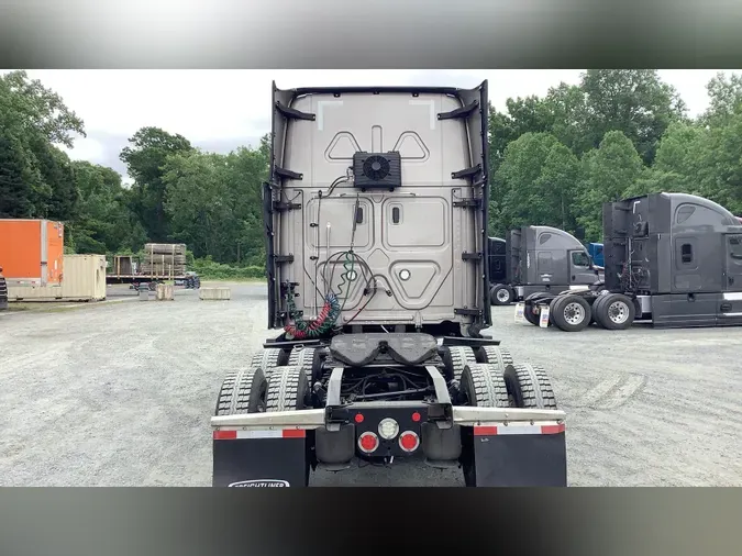 2022 Freightliner Cascadia