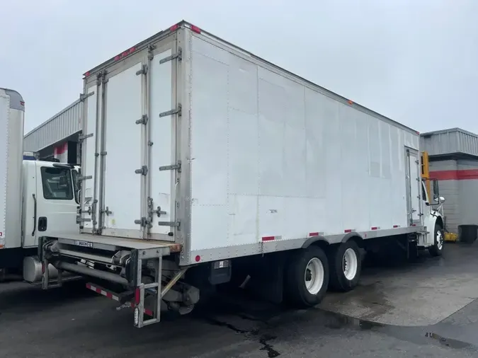2018 FREIGHTLINER M2 106