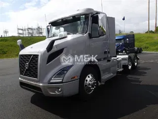 2024 VOLVO VNR62T300
