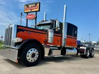 2021 Peterbilt 389
