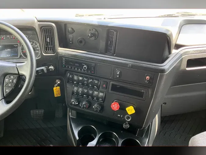2022 INT LT625 6x4