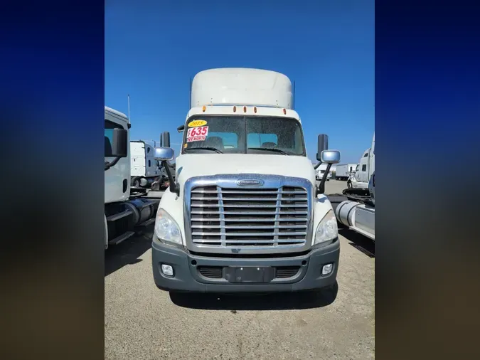 2015 FREIGHTLINER/MERCEDES CASCADIA 113