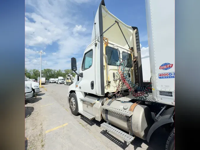 2018 FREIGHTLINER/MERCEDES CASCADIA 125