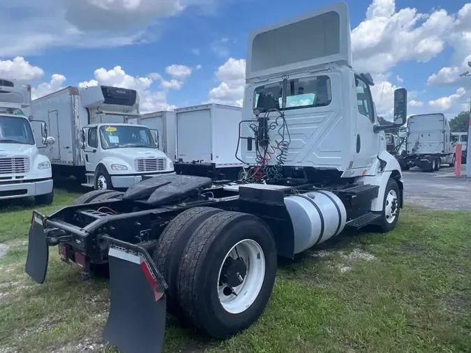 2019 NAVISTAR INTERNATIONAL RH613 DAYCAB S/A