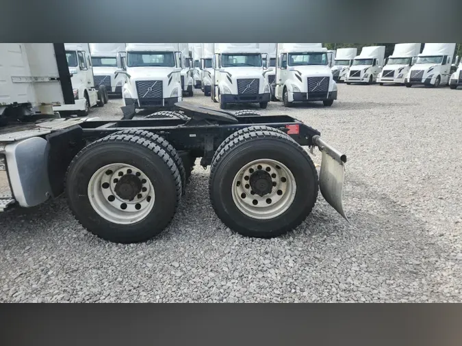 2019 Volvo VNL300