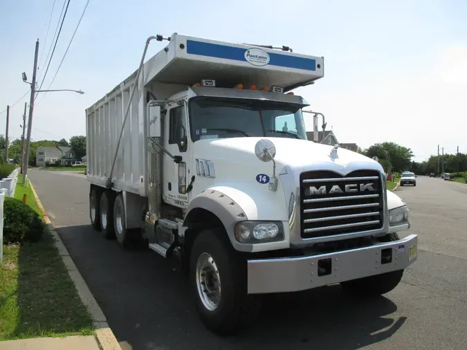 2015 MACK 713aed6aad2c74e46e8b7342377cd0e26e7