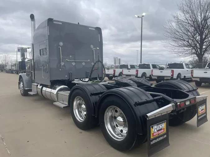 2024 Peterbilt 389