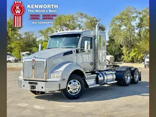 2022 KENWORTH T880