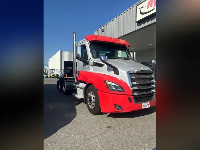 2022 FREIGHTLINER/MERCEDES NEW CASCADIA 116aee09efb8fd2653a014b21c6767a2028
