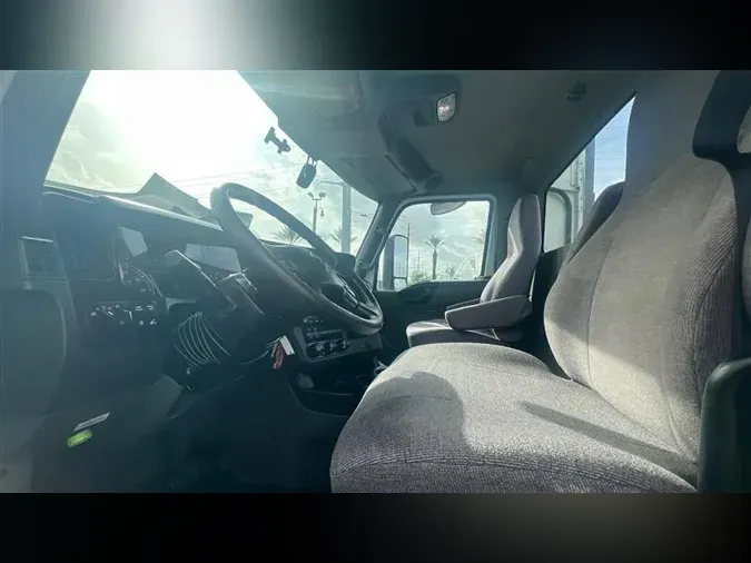 2021 INTERNATIONAL LT