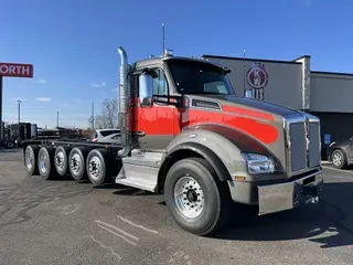 2025 Kenworth T880