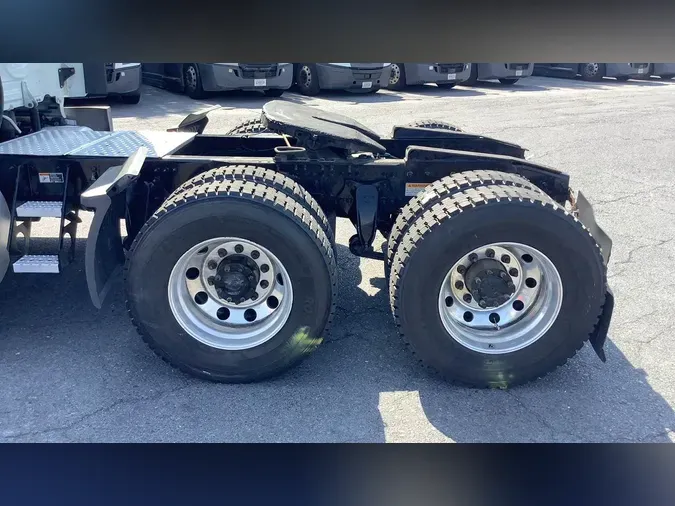 2020 Freightliner Cascadia 126