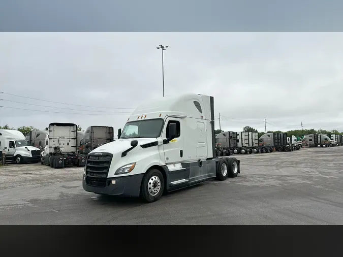 2020 Freightliner Cascadia 126