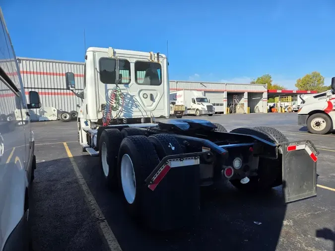2019 FREIGHTLINER/MERCEDES CASCADIA 125