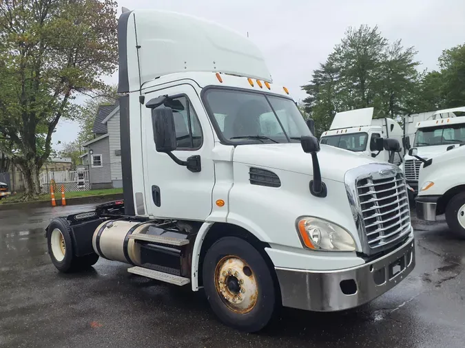 2015 FREIGHTLINER/MERCEDES CASCADIA 113